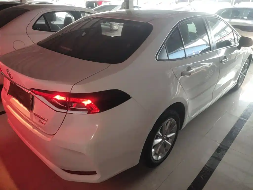 Toyota Corolla 2021 1.2T S-CVT Elite PLUS Edition фото 7