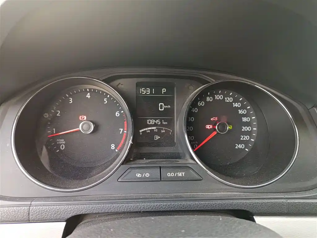 Volkswagen Lavida Tour 2015 230TSI DSG Comfort Edition фото 4