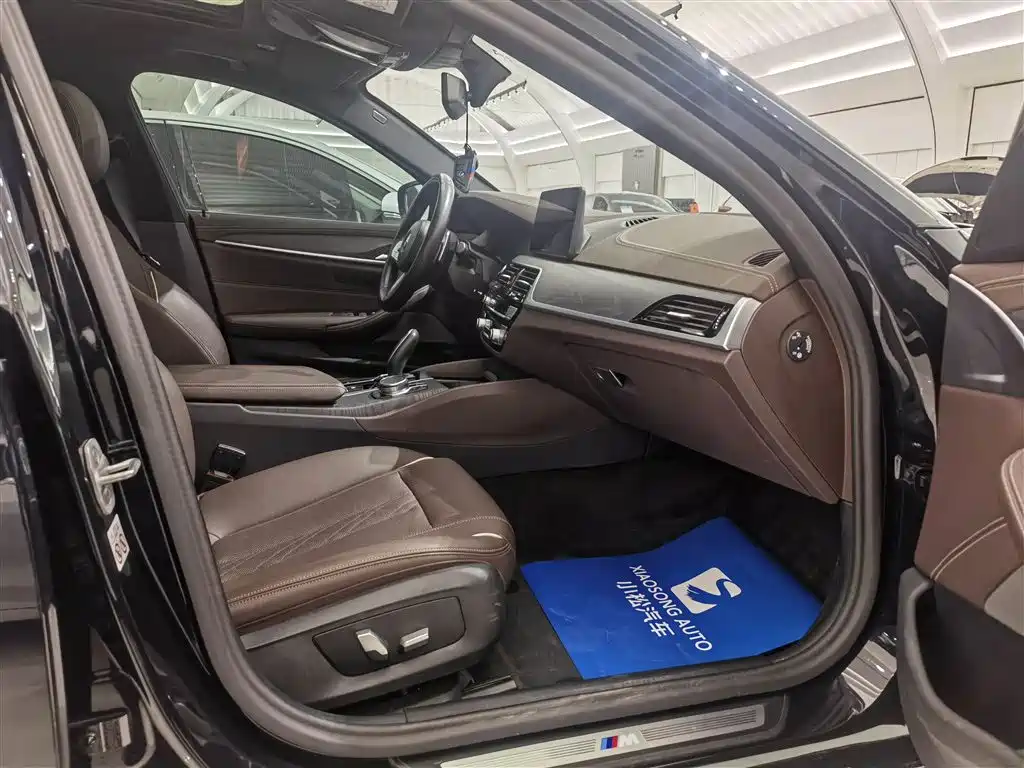 BMW 5 Series 2023 Facelift 530Li Leading M Sport Package фото 16