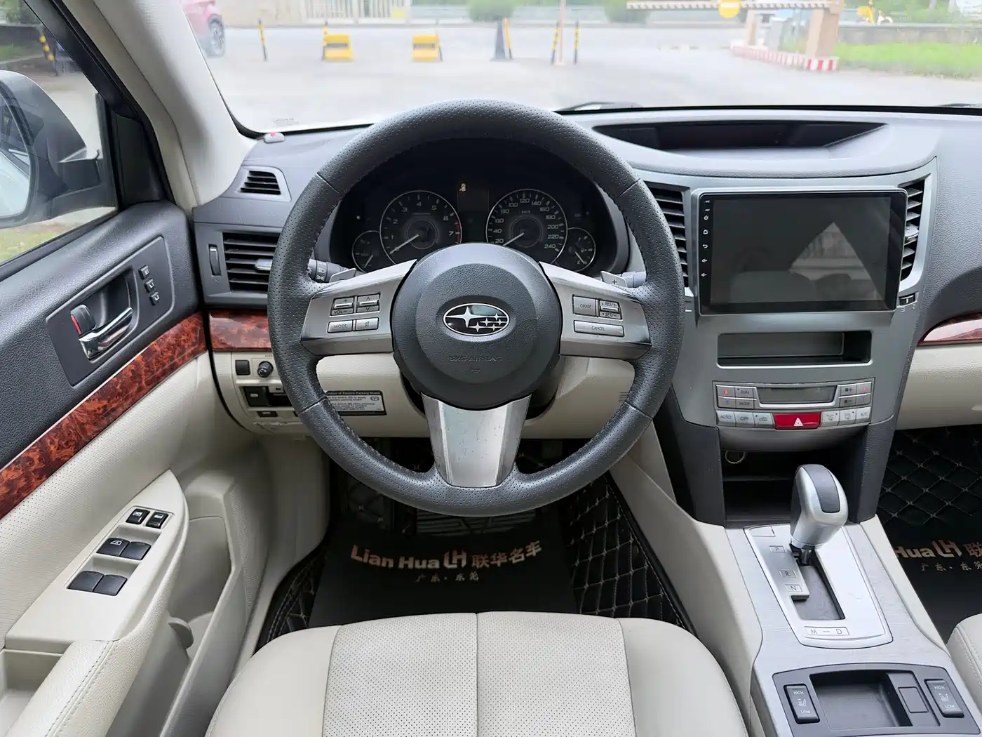 Subaru Legacy 2010 Model 2.5i Luxury Edition фото 15