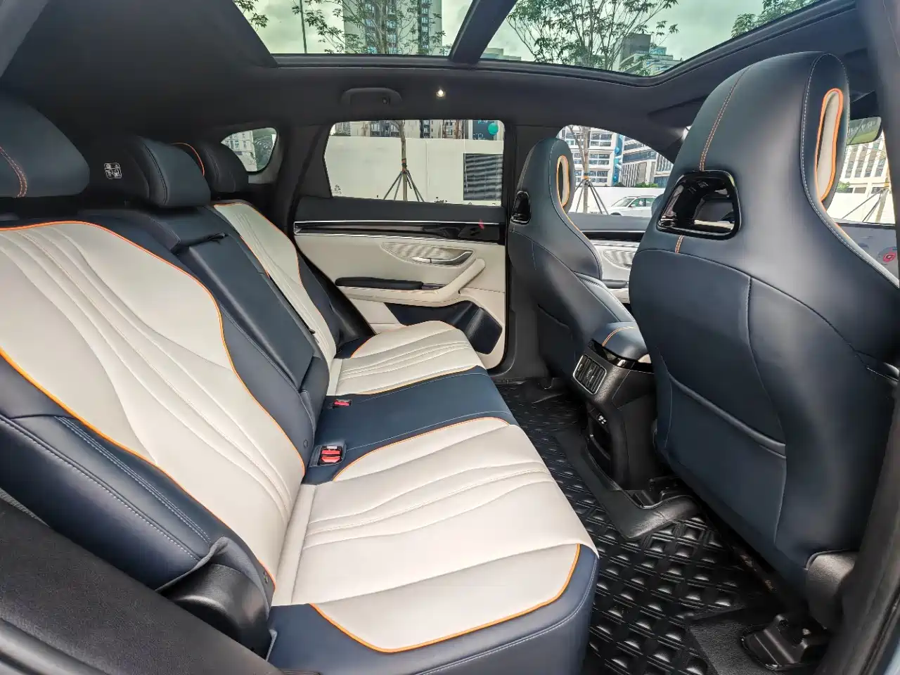 BYD Song PLUS PHEV 2024 Glory Edition EV 520km Premium фото 8