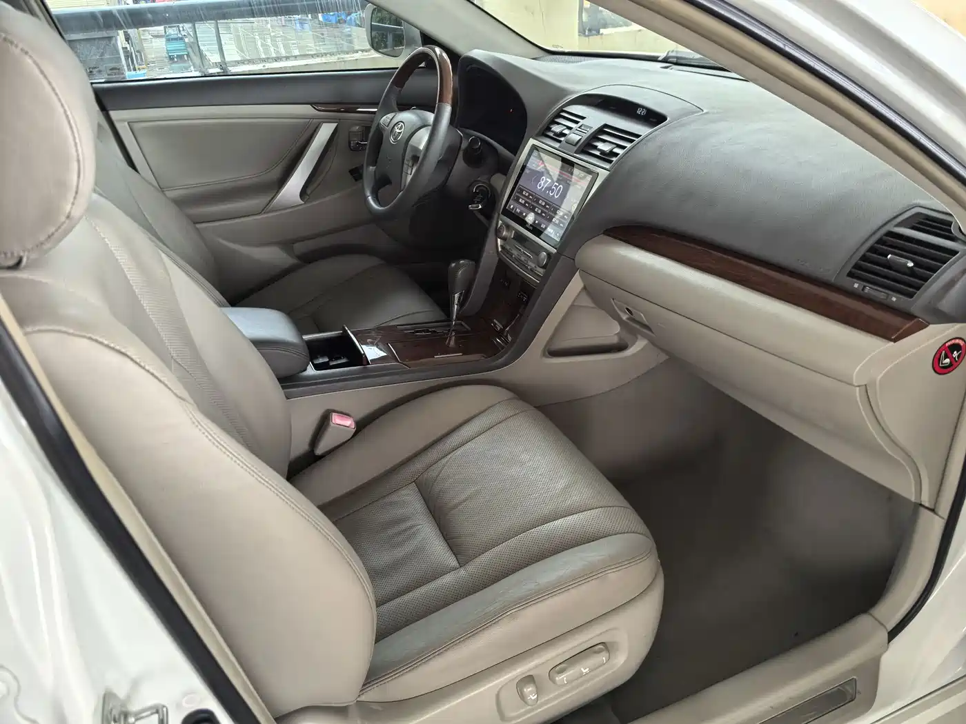 Toyota Camry 2013 200G Classic Luxury Edition фото 34