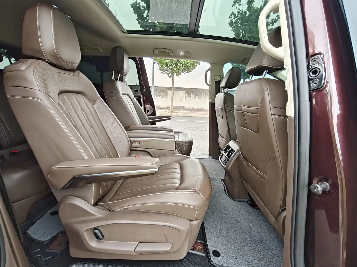 Volkswagen Viloran 2020 330TSI Luxury Edition фото 14