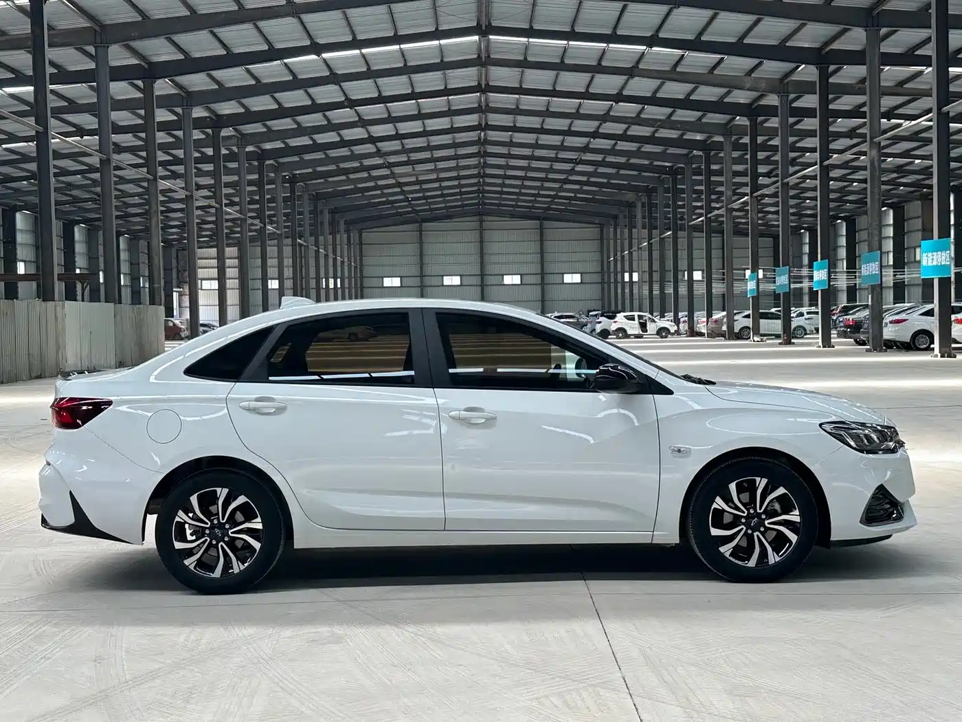 Chevrolet Monza 2019 RS 330T Auto Smooth Edition China VI фото 13
