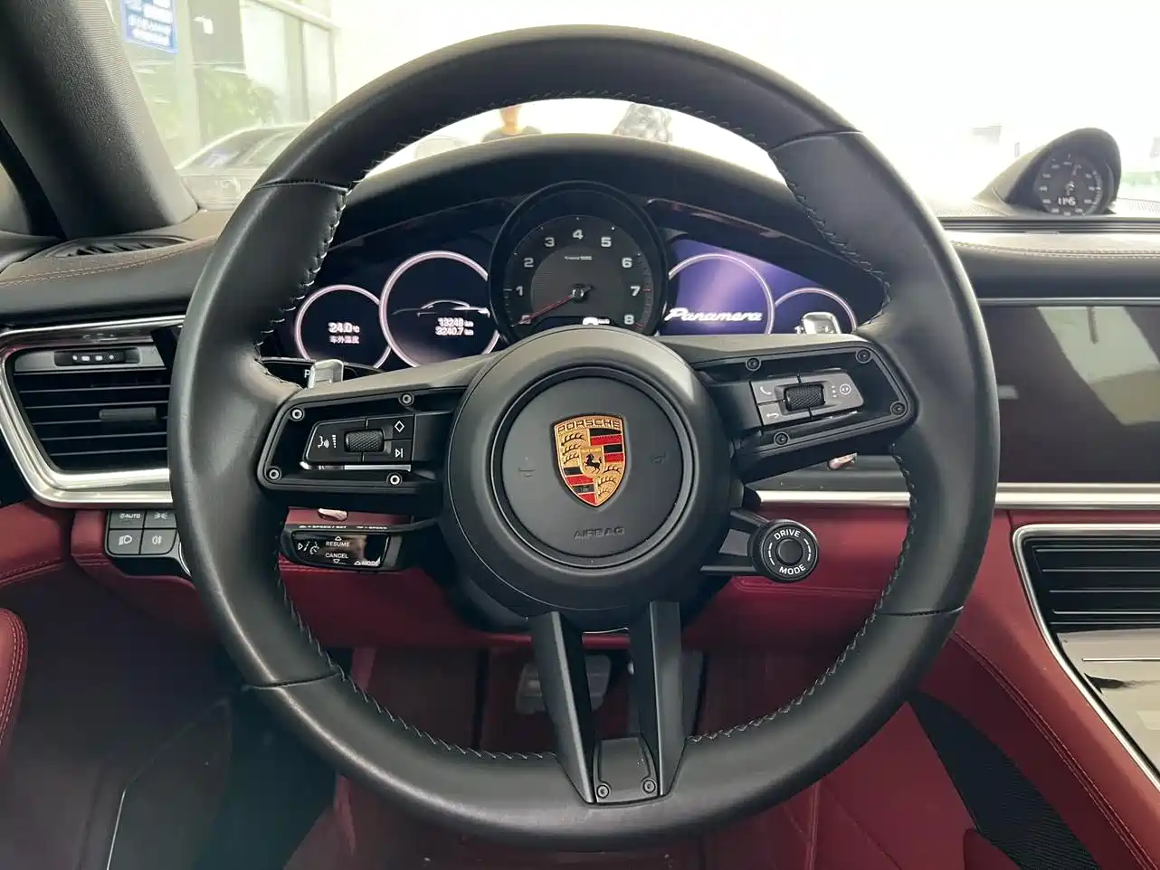 Porsche Panamera 2023 Panamera Executive Long Wheelbase Platinum Edition 2.9T фото 6