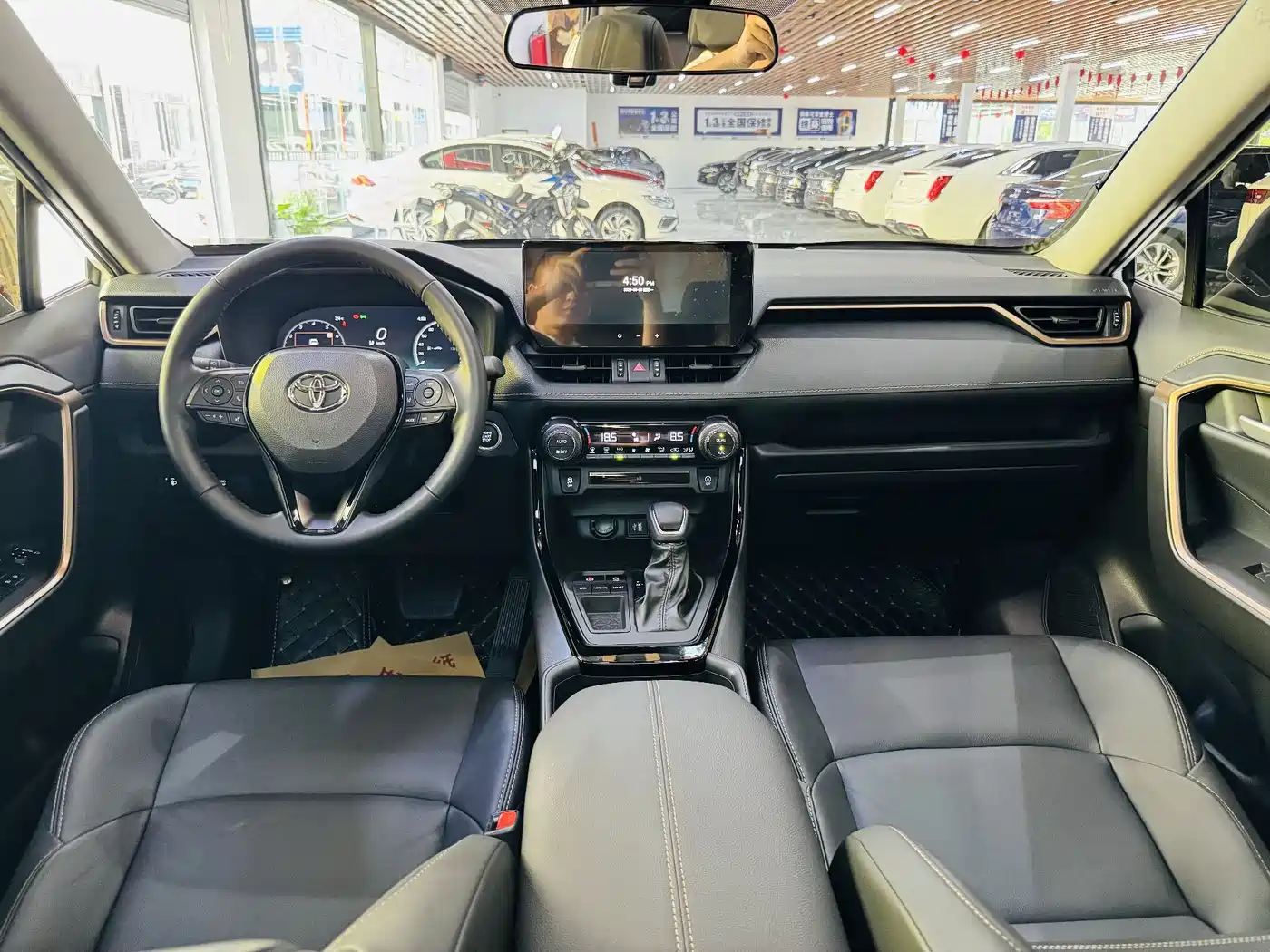 Toyota Wildlander 2024 2.0L CVT 2WD Luxury PLUS Edition фото 15