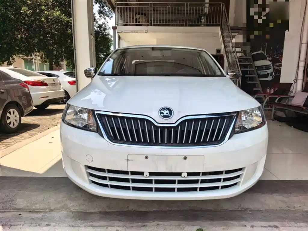 Škoda Rapid 2016 1.6L Automatic Forward Edition фото 3