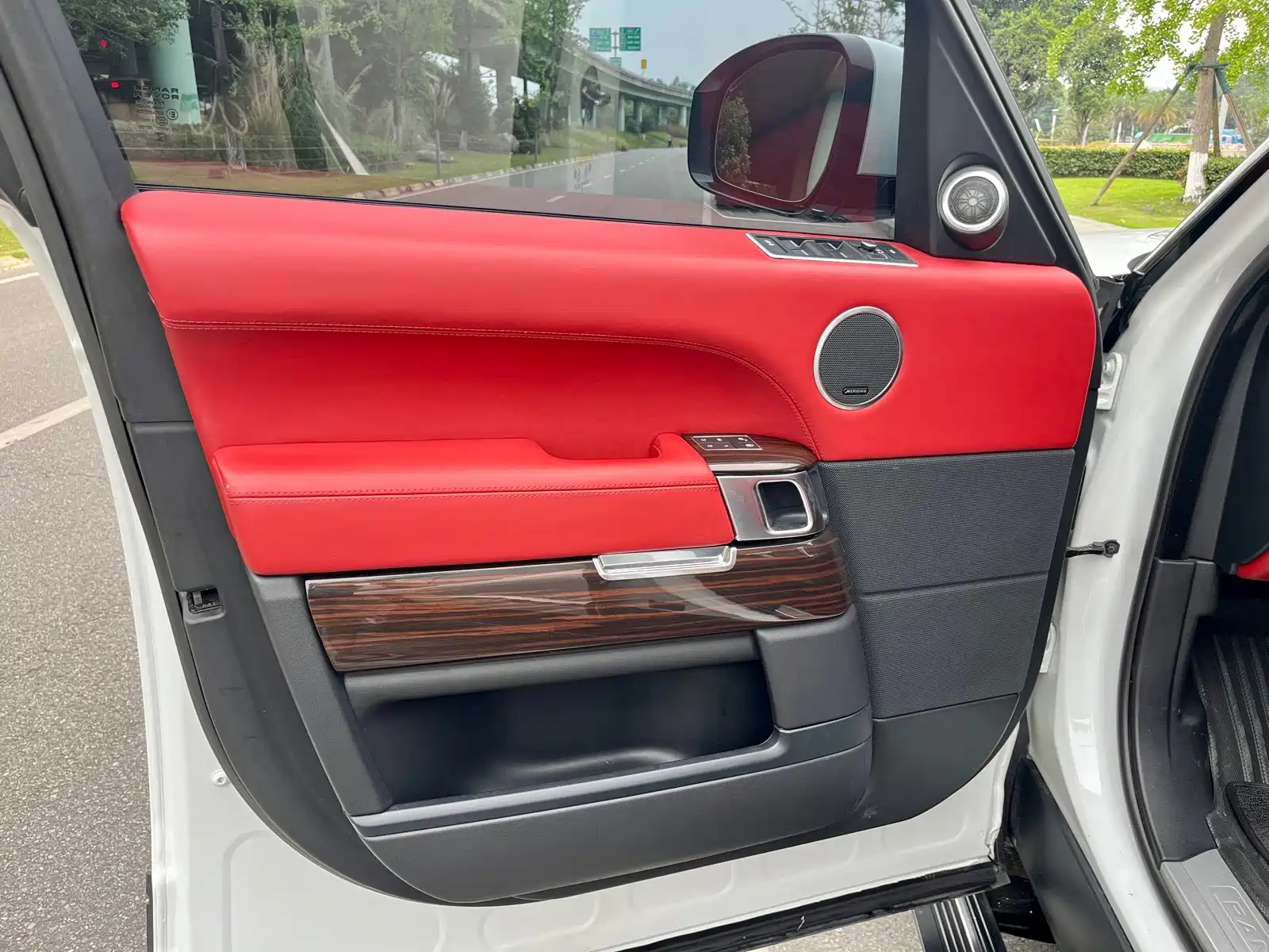 Фото 8 - Land Rover Range Rover