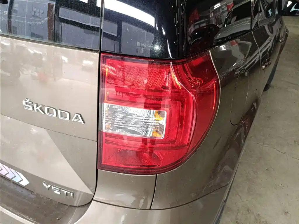 Škoda Yeti 2016 1.4TSI DSG Forward Edition фото 25