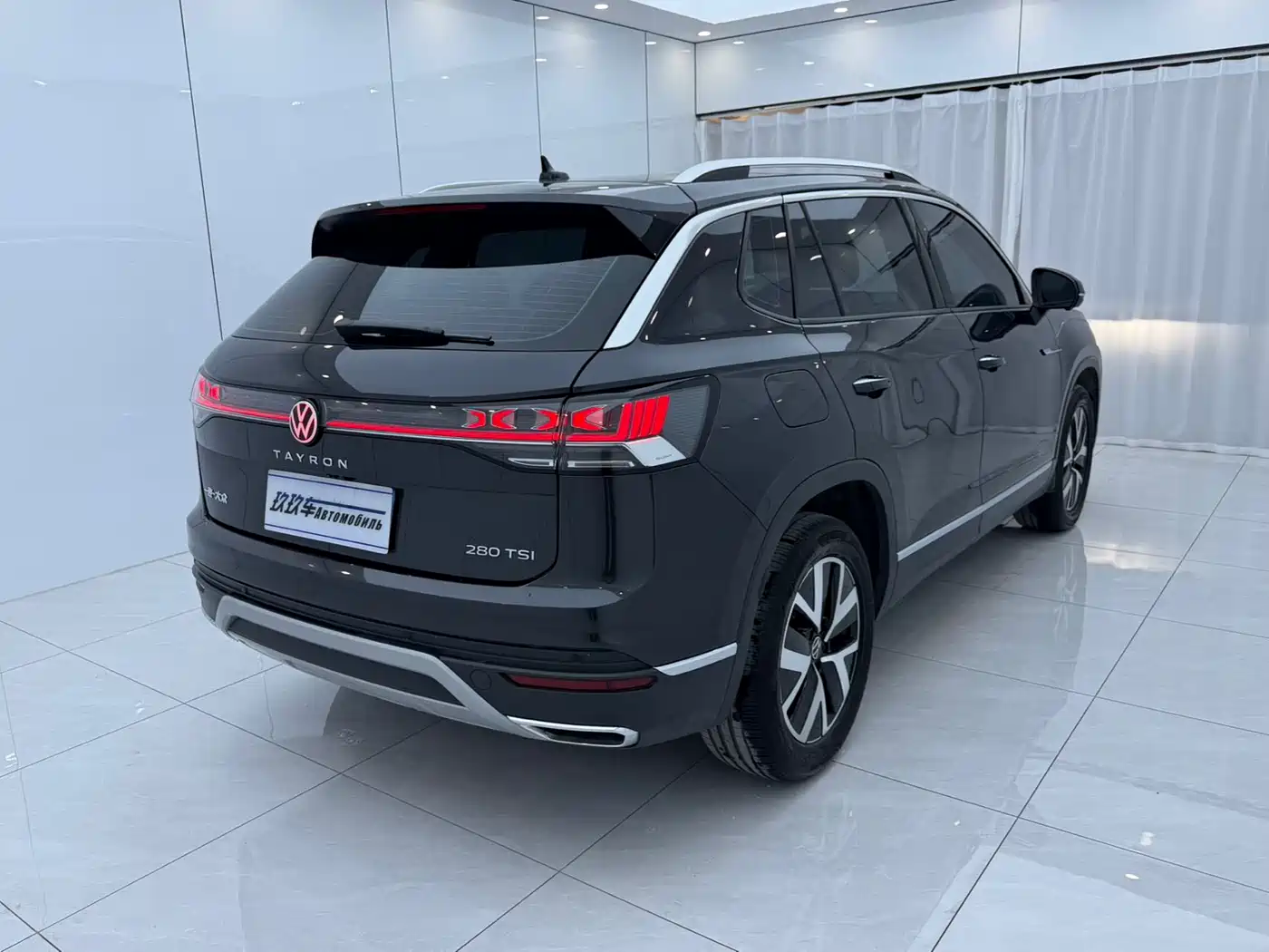 Volkswagen Tayron 2023 280TSI 2WD Luxury Plus Advanced Edition фото 4