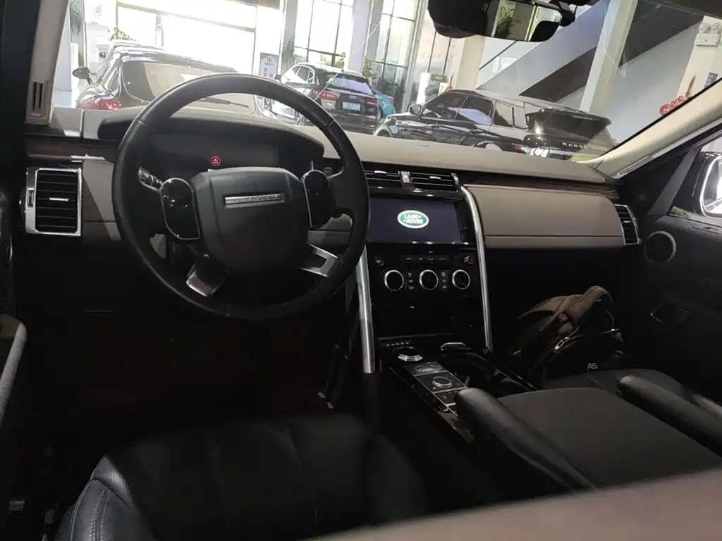 Land Rover Discovery 2018 3.0 SC V6 HSE фото 6