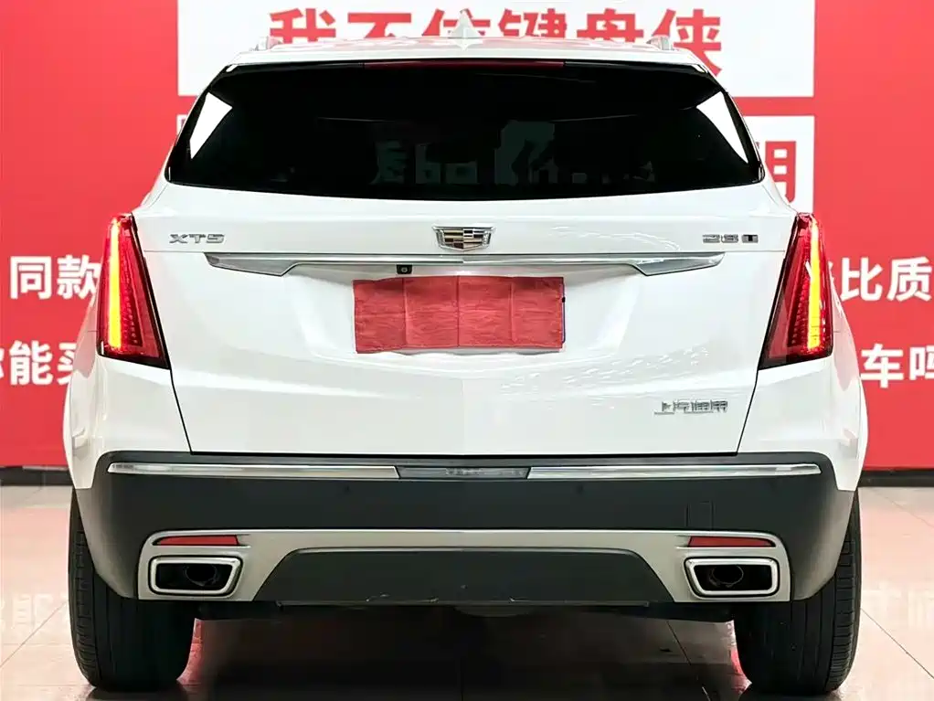 CADILLAC XT5