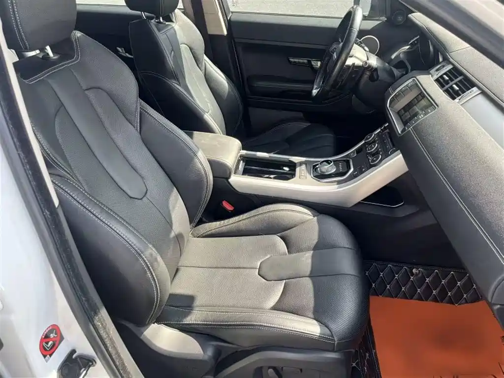 Land Rover Range Rover Evoque 2015 2.0T 5-Door Dynamic Edition фото 12