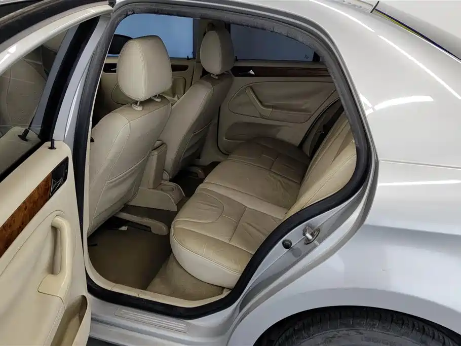 Volkswagen Bora 2008 Model 2.0L Automatic Comfort фото 11