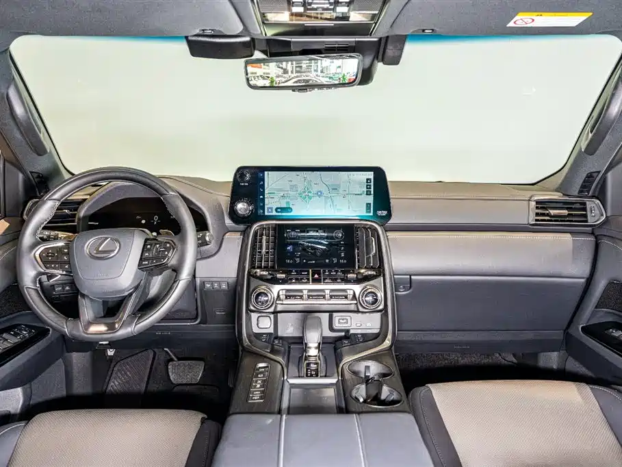 Lexus LX 2025 700h OVERTRAIL Frontier Edition фото 9