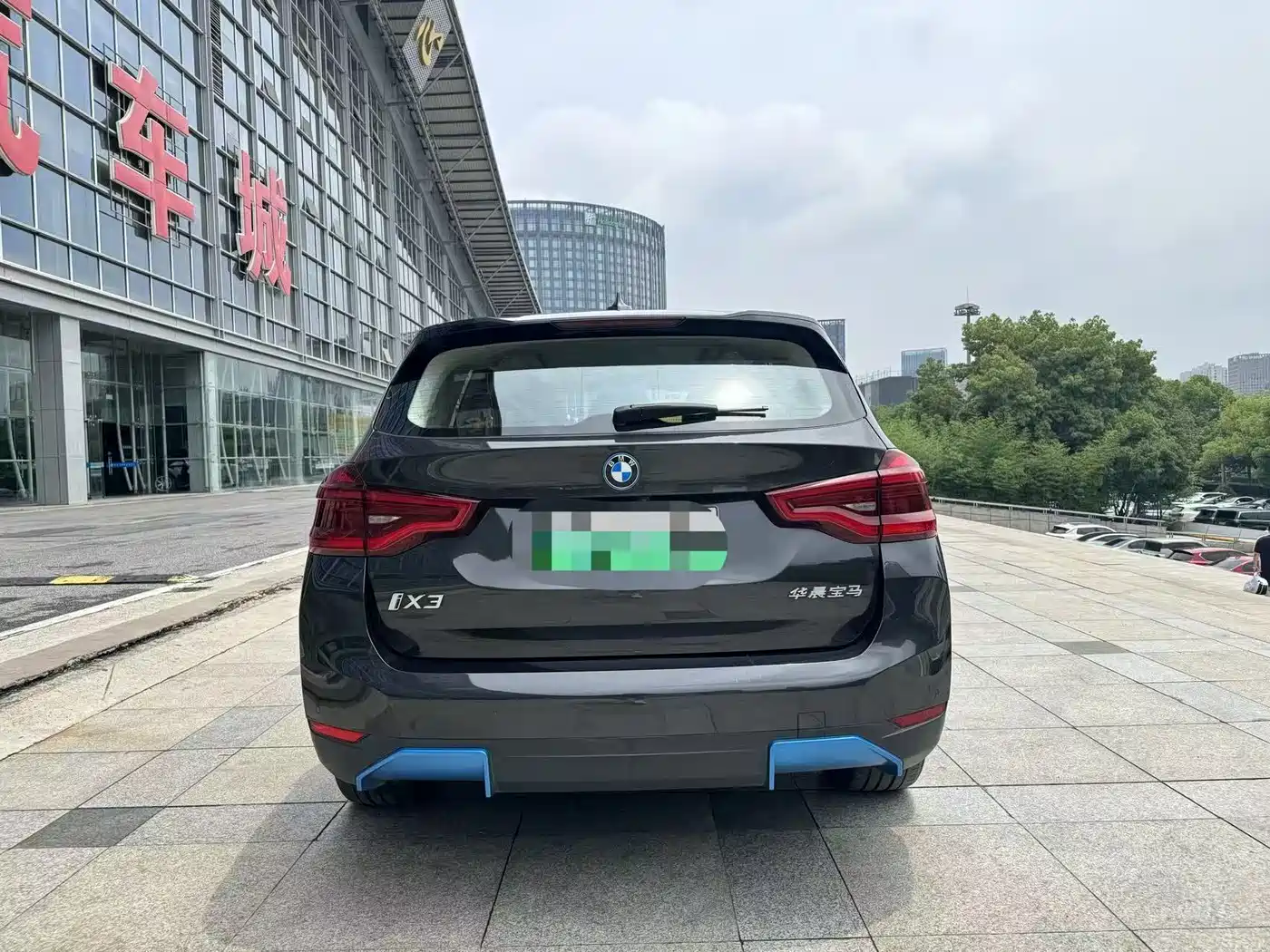 BMW iX3 2021 Leading фото 6