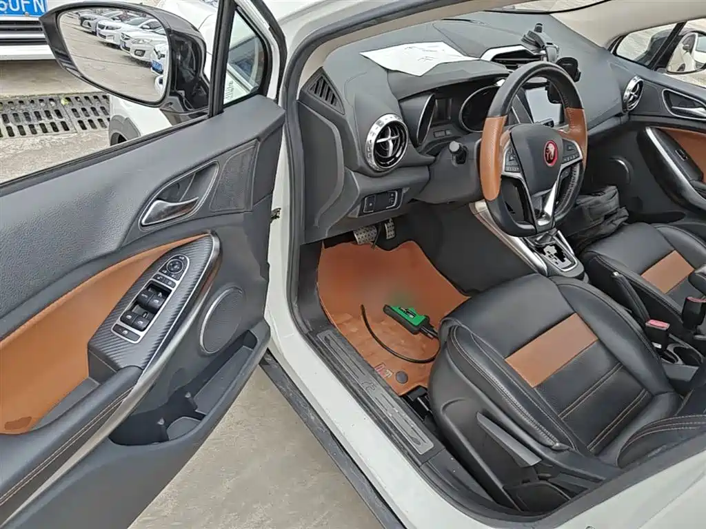 BYD Yuan 2016 1.5TID Automatic Luxury фото 16