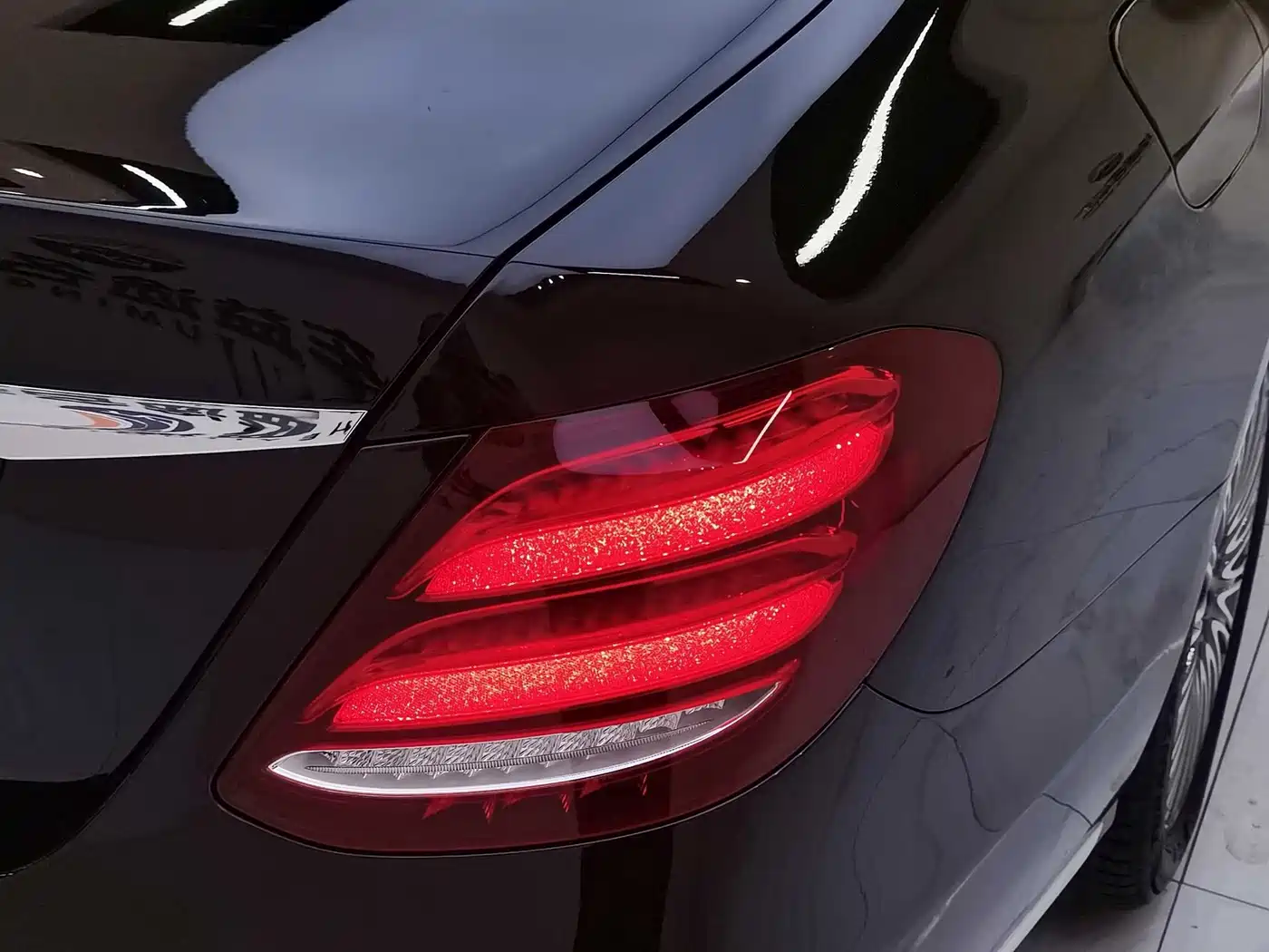 Фото 20 - Mercedes-Benz E-Class