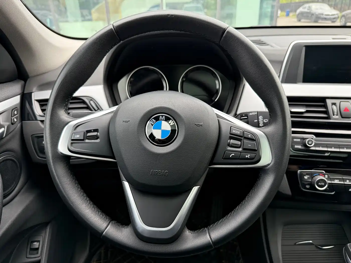 BMW X1 2019 sDrive20Li Leading Model фото 16