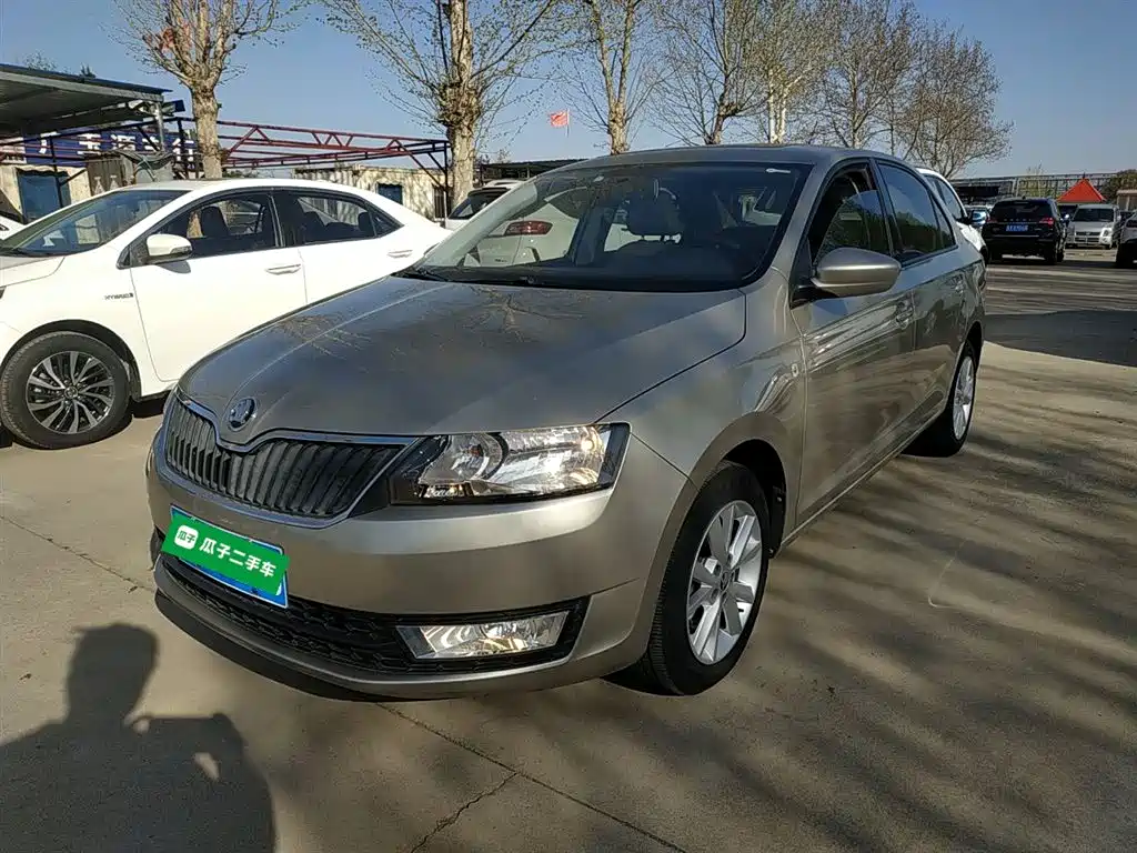 Škoda Rapid 2015 1.6L Automatic Smart Selection