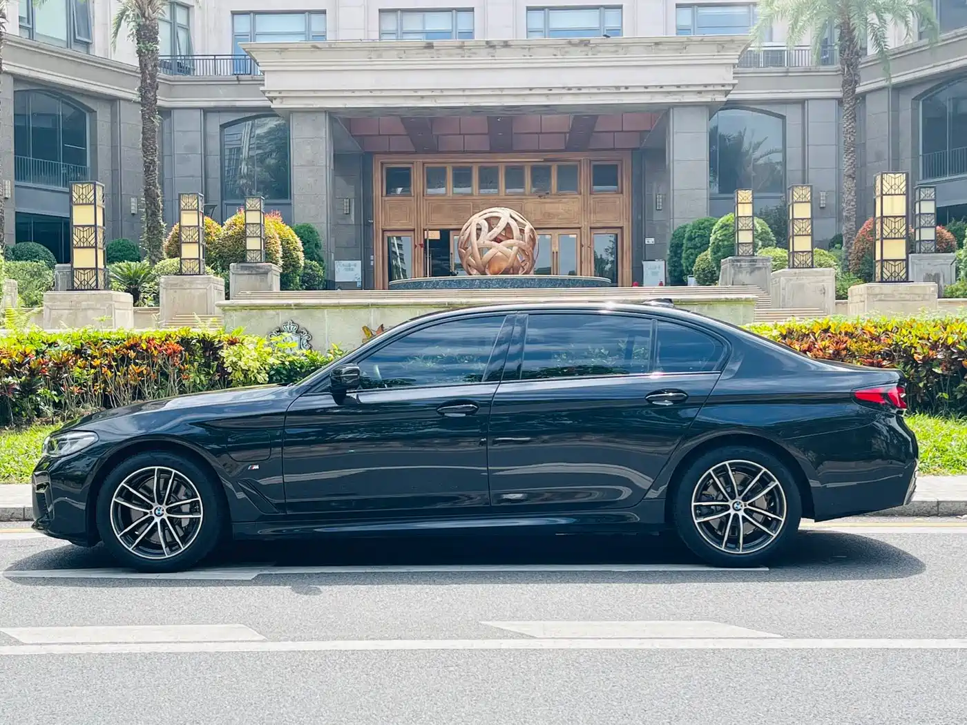 BMW 5 SERIES NEW ENERGY