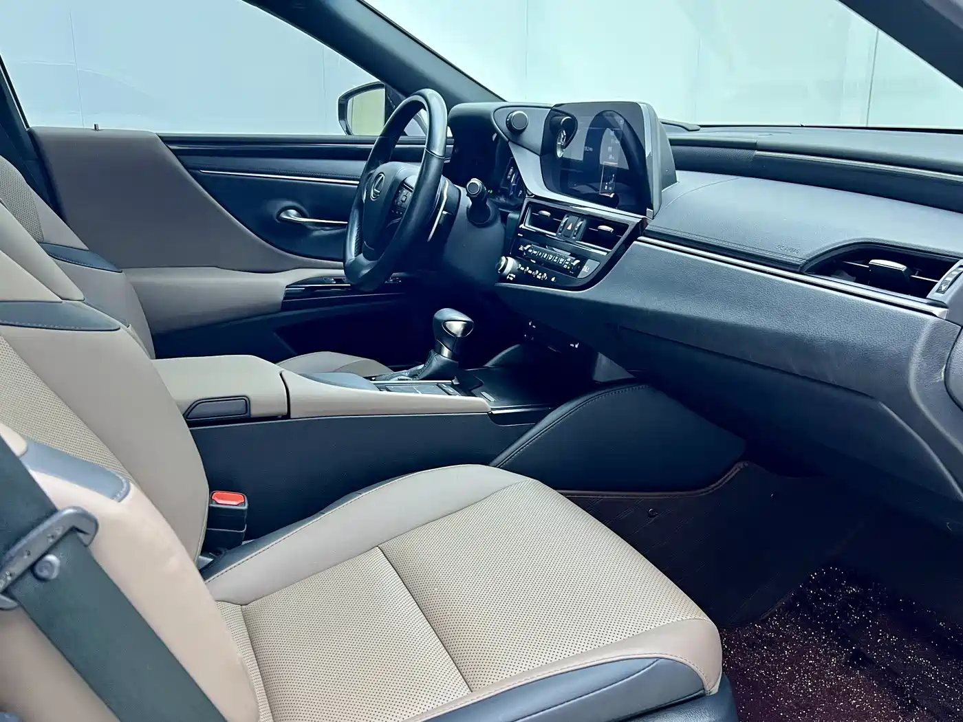 Lexus ES 2021 200 Excellence Edition фото 20