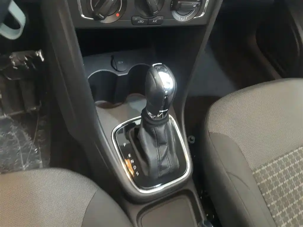 Volkswagen Polo 2018 1.5L Auto Comfort фото 14