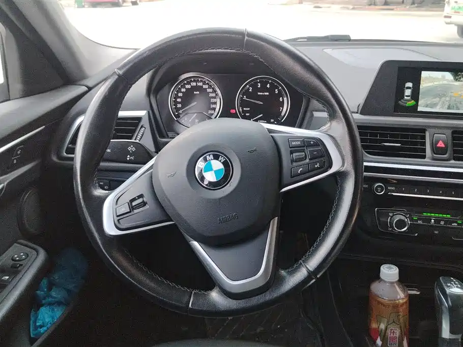 BMW 1 Series 2018 118i Sport Edition фото 15