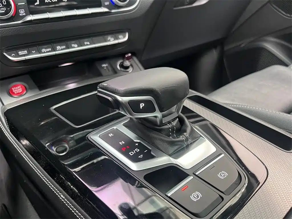 Audi Q5L 2022 45T Luxury Dynamic фото 13