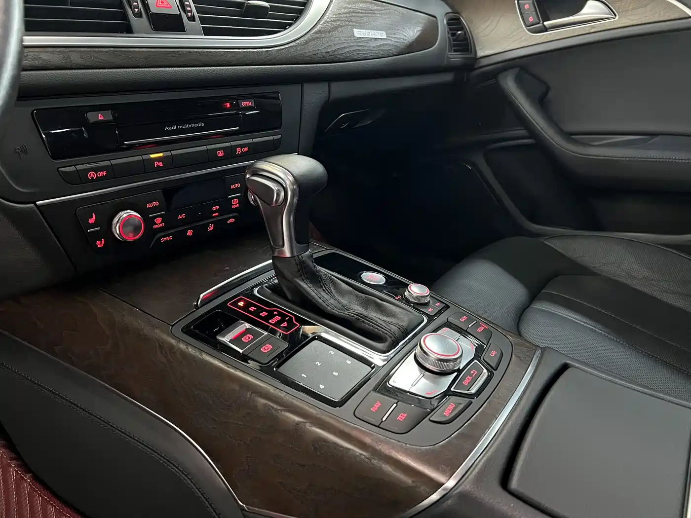 Audi A6L 2014 50 TFSI quattro Luxury фото 7