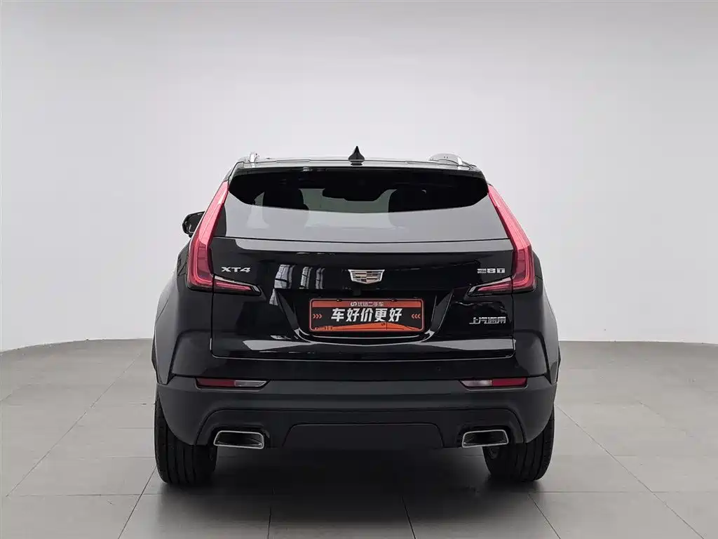 CADILLAC XT4