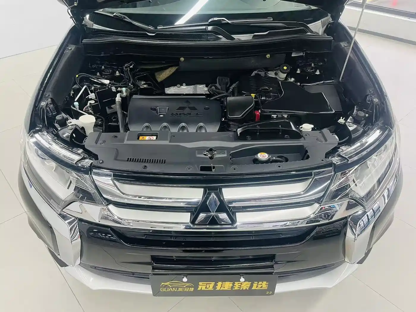 Mitsubishi Outlander 2018 2018 2.0L 2WD Jiale Edition 7-seater