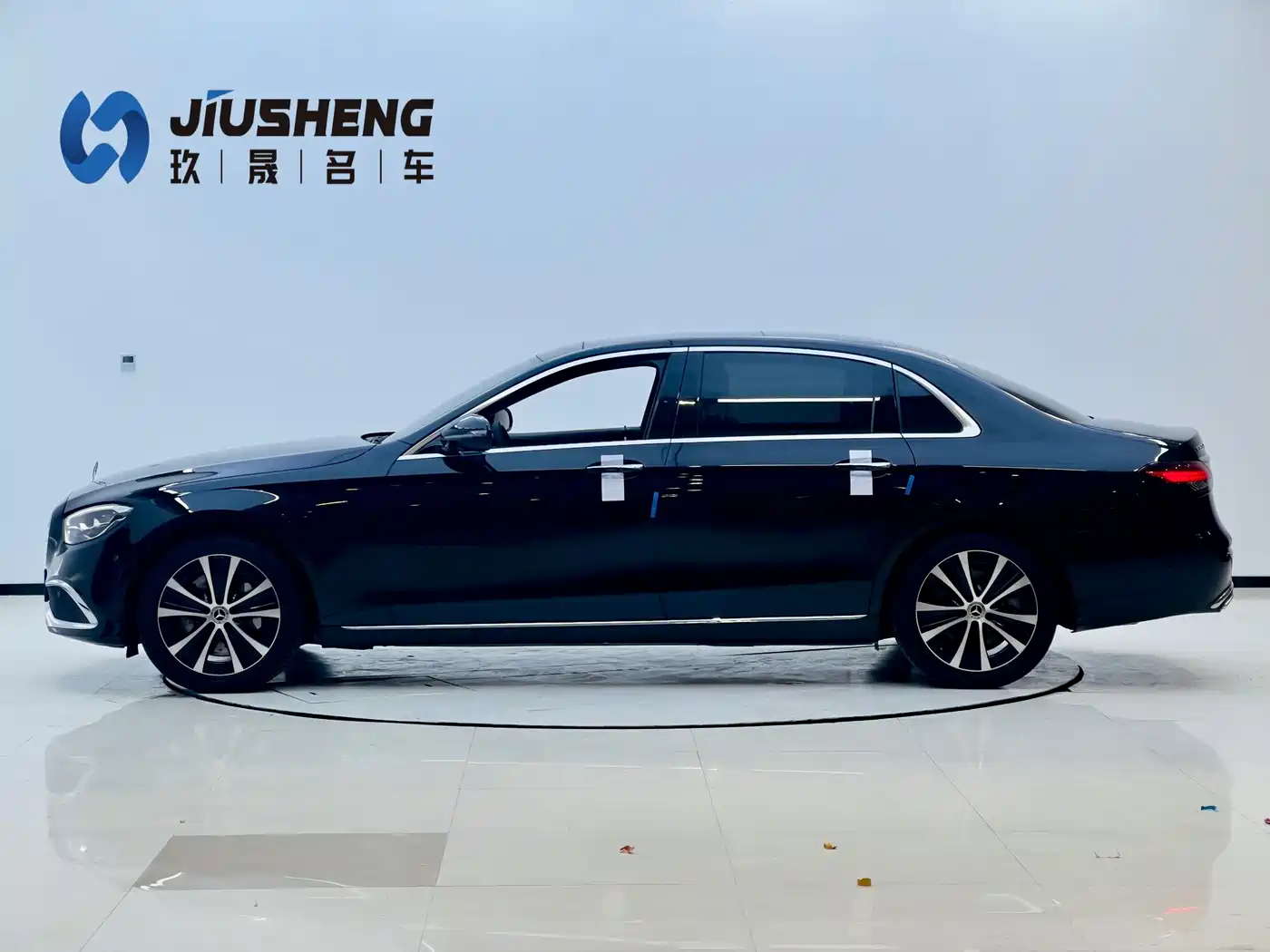 Mercedes-Benz E-Class New Energy 2022 E 350 e L Plug-in Hybrid Sedan фото 3
