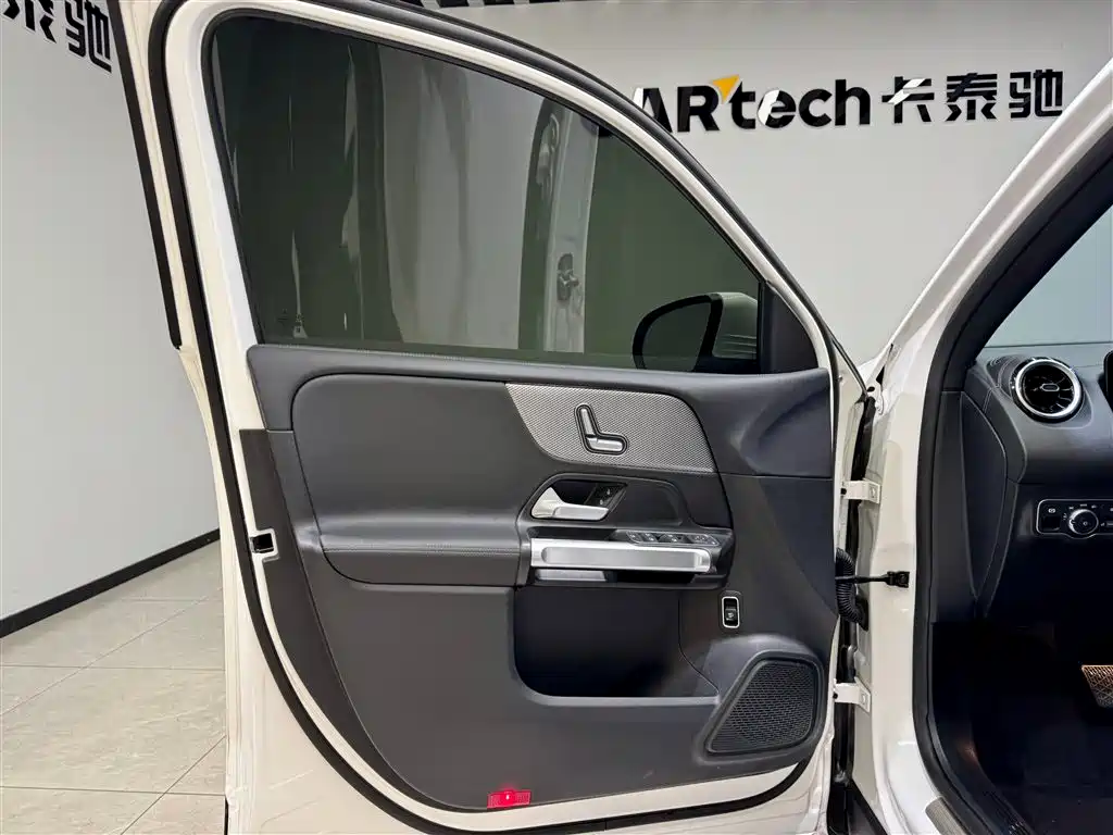 Mercedes-Benz GLB 2025 Model GLB 200 Dynamic Edition фото 17