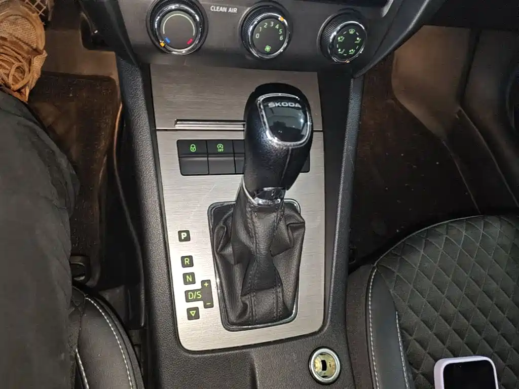 SKODA OCTAVIA