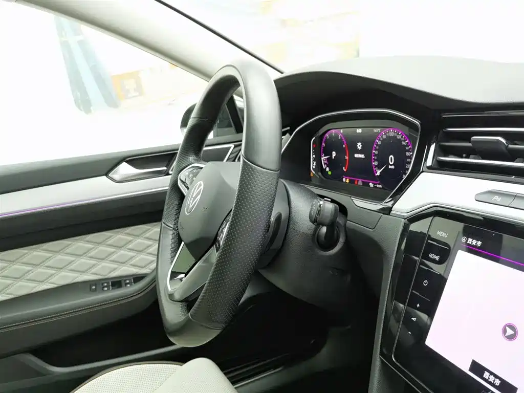 Volkswagen Magotan 2023 Model 2 Million Commemorative Edition 330TSI DSG Luxury фото 22