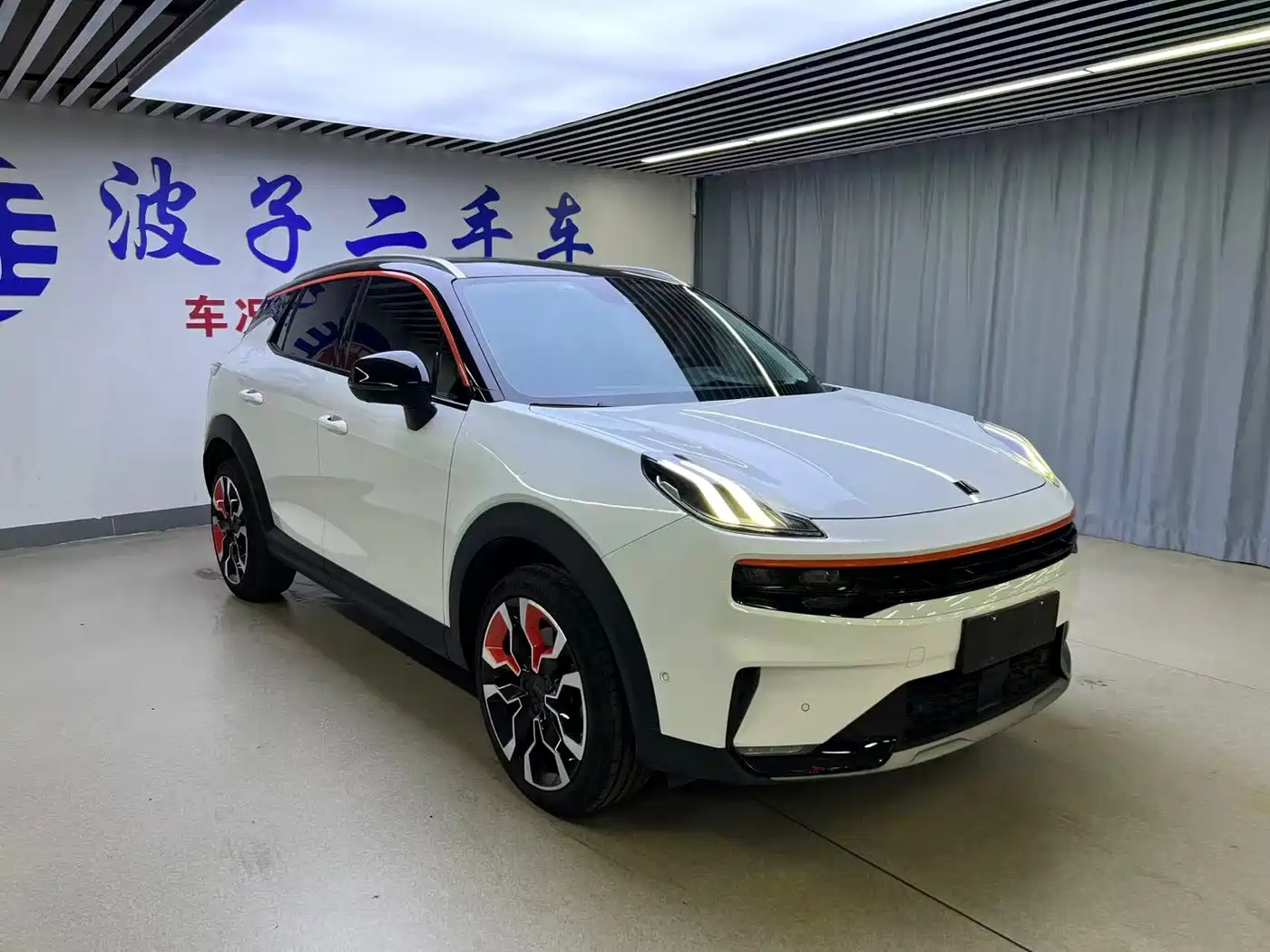 Lynk & Co 06 2020 1.5T Halo фото 3