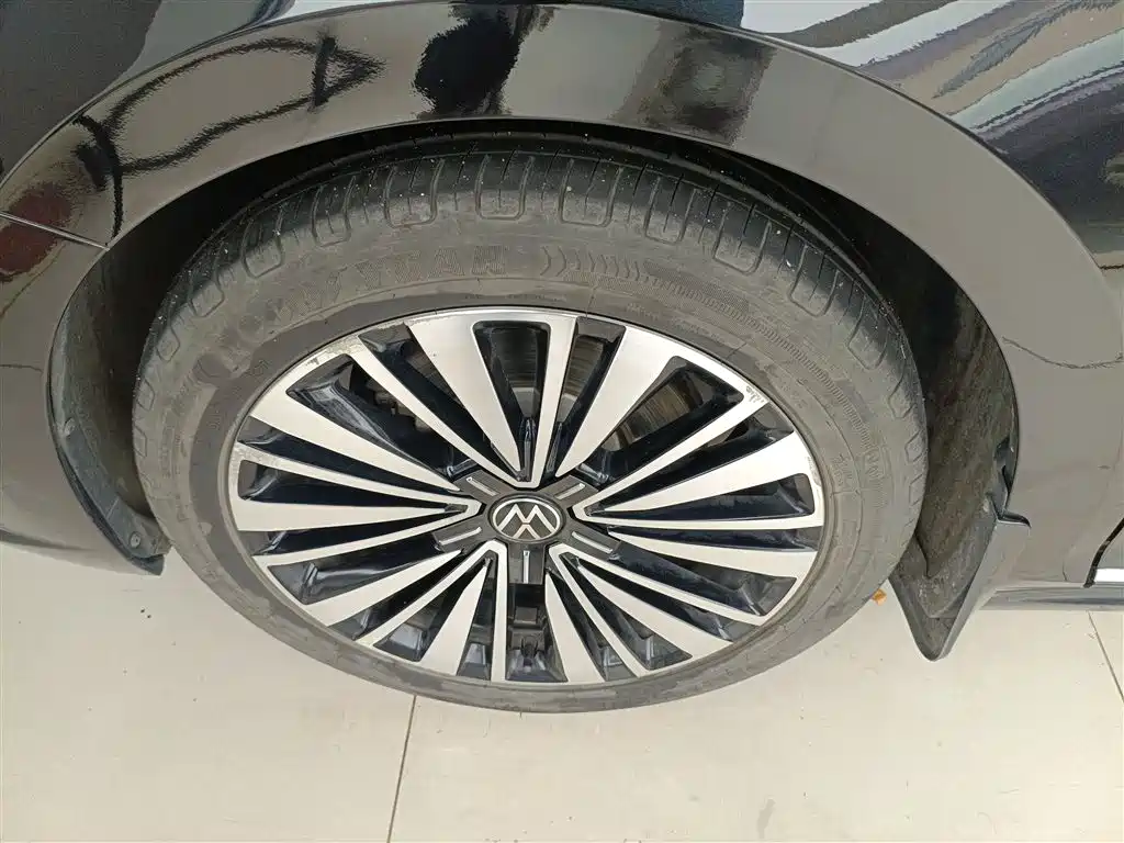 Volkswagen Passat 2021 Model 330TSI Premium Edition фото 25
