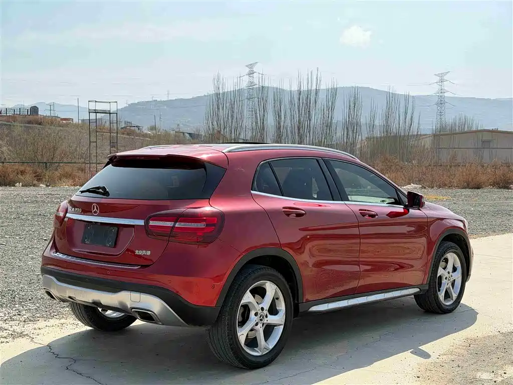 Mercedes-Benz GLA 2018 GLA 200 Dynamic фото 4