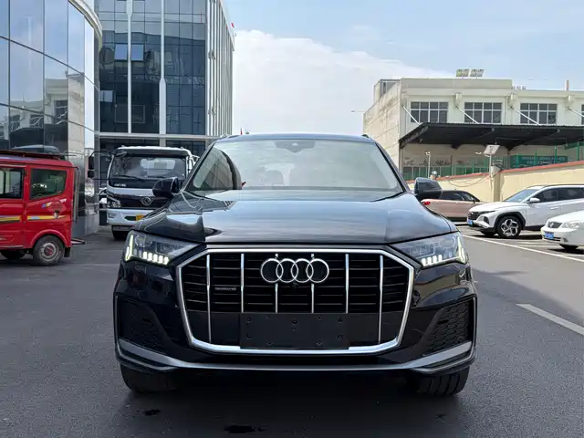 Audi Q7 45 TFSI quattro S line, Спорт