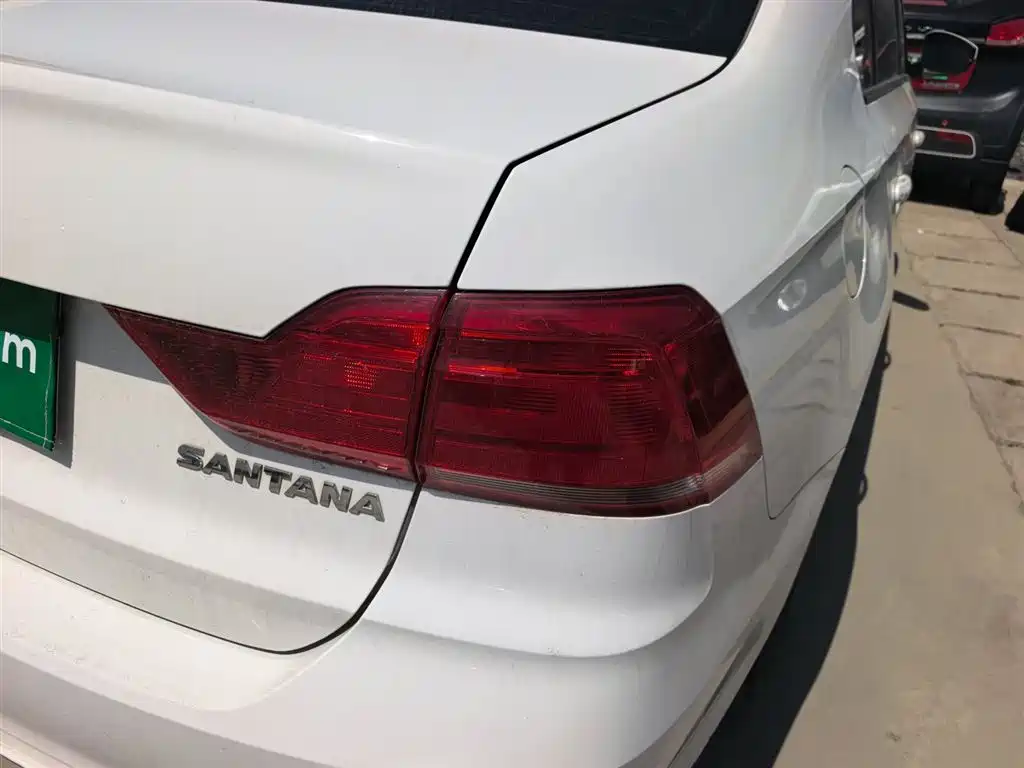 VOLKSWAGEN SANTANA