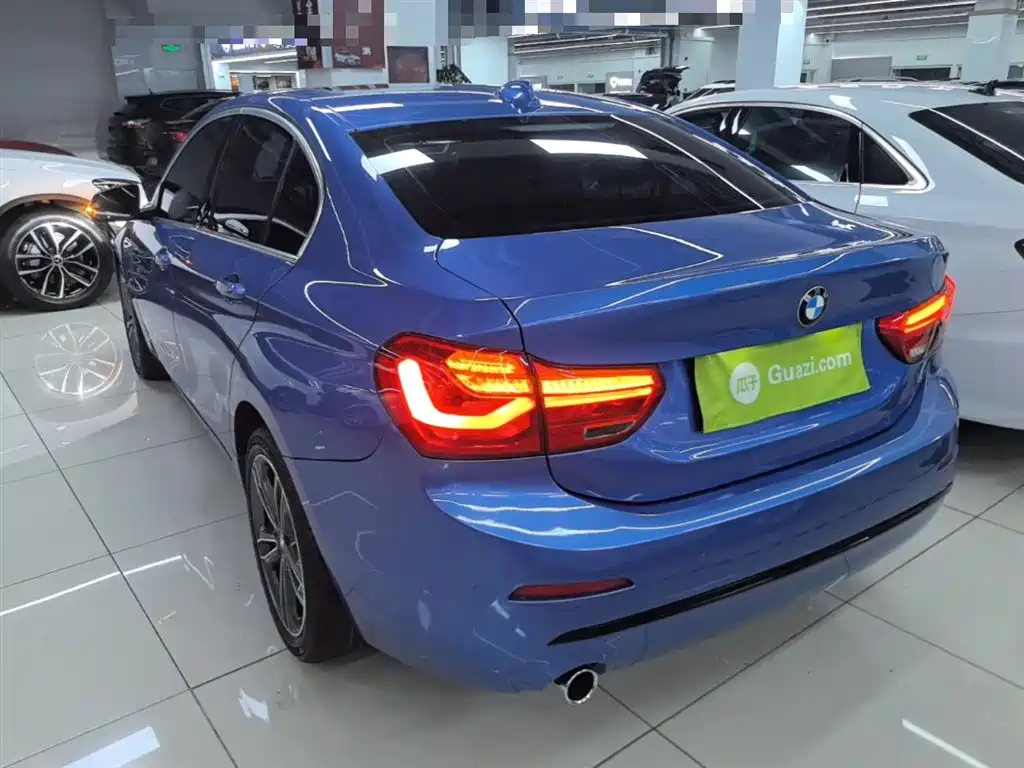 BMW 1 Series 2018 118i Sport Edition фото 5