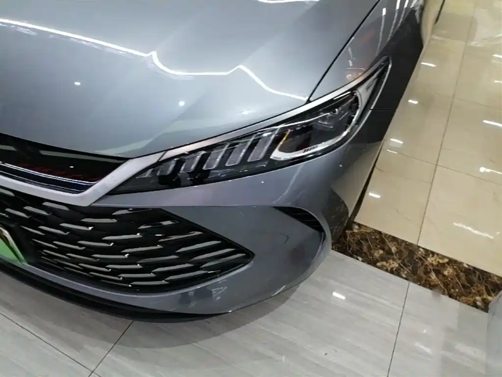 BYD Qin PLUS 2025 DM-i Smart Drive 55KM Leader фото 24