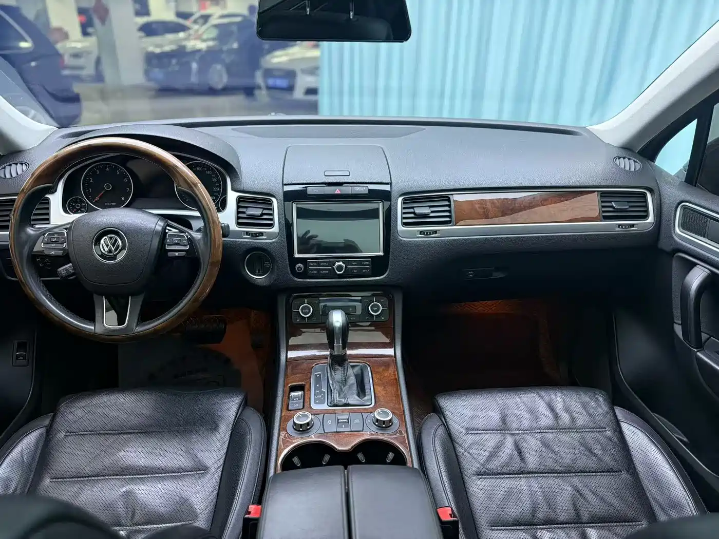 Volkswagen Touareg 2015 3.0TSI Comfort Edition фото 5