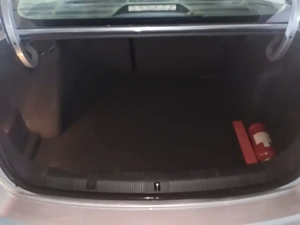 Volkswagen Bora 2016 Model 1.6L Manual Comfort фото 19