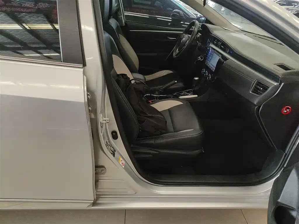Toyota Corolla 2017 Model 1.2T CVT GL-i Leather Edition фото 25