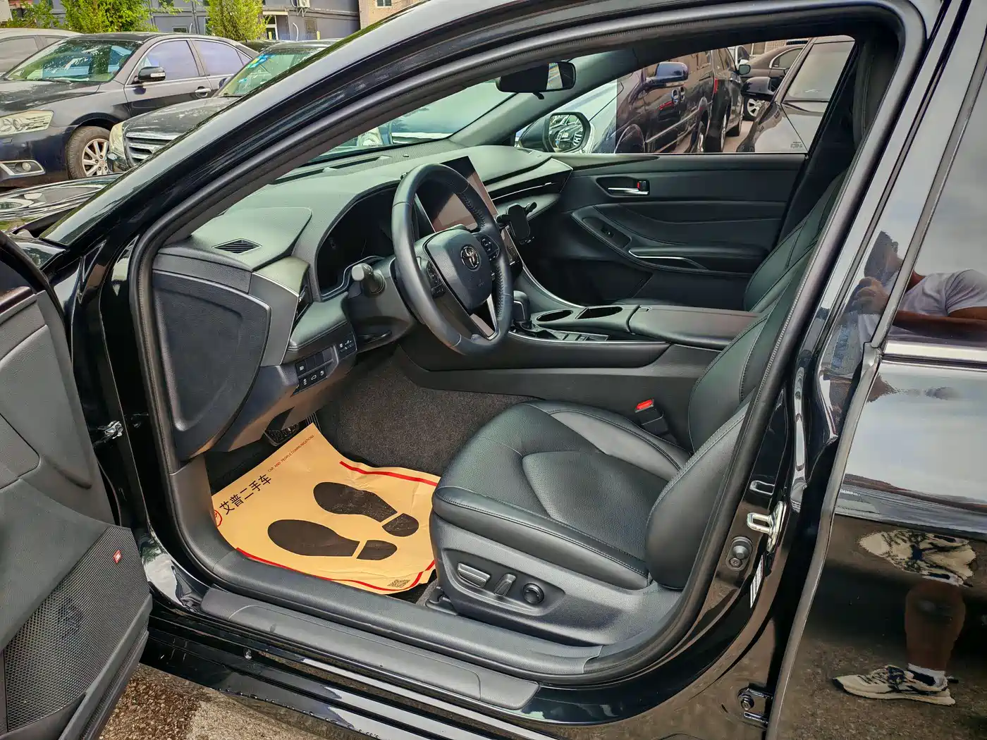 Toyota Avalon 2023 2.0L Luxury Edition фото 10