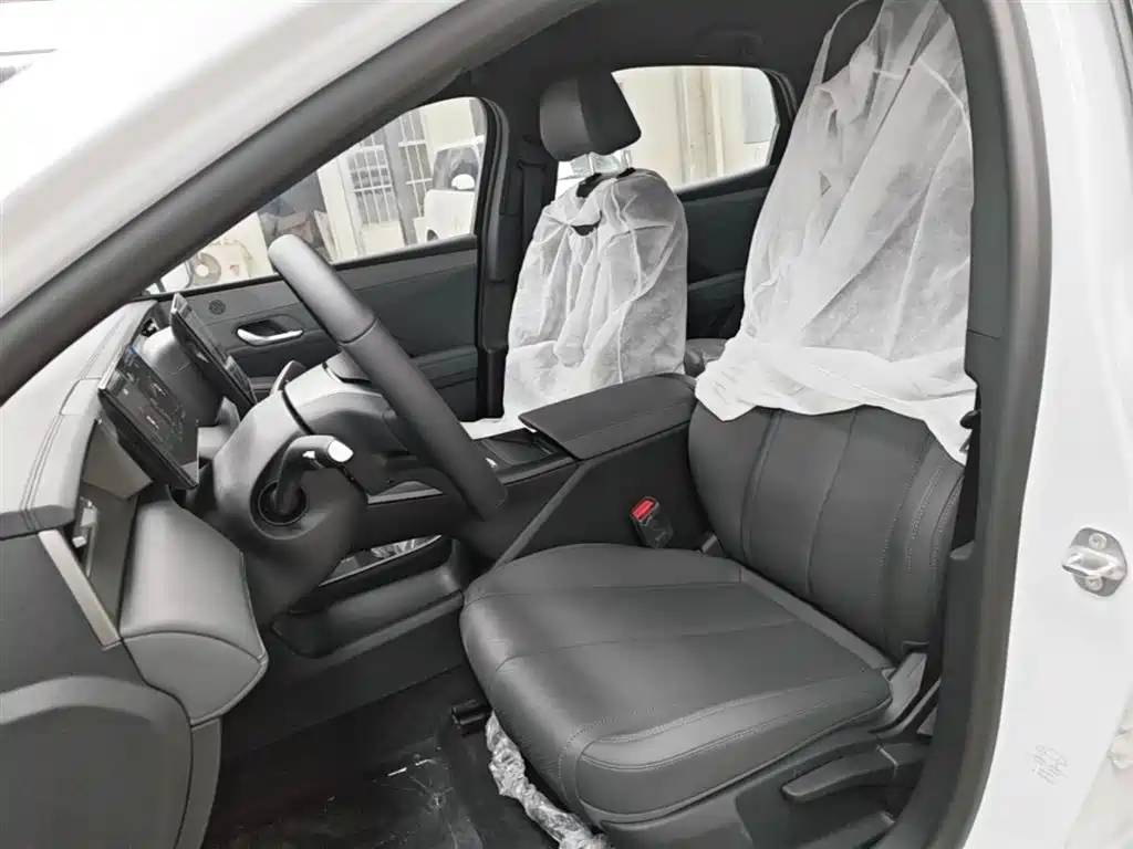 BYD Qin PLUS 2026 DM-i Smart Edition 128KM Progressive фото 15