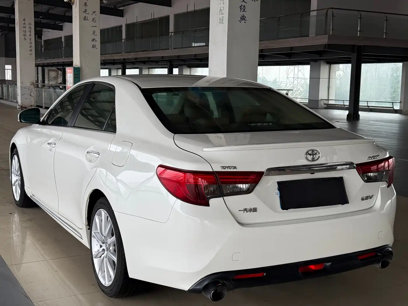 Toyota Reiz 2013 2.5V Premium Edition фото 4