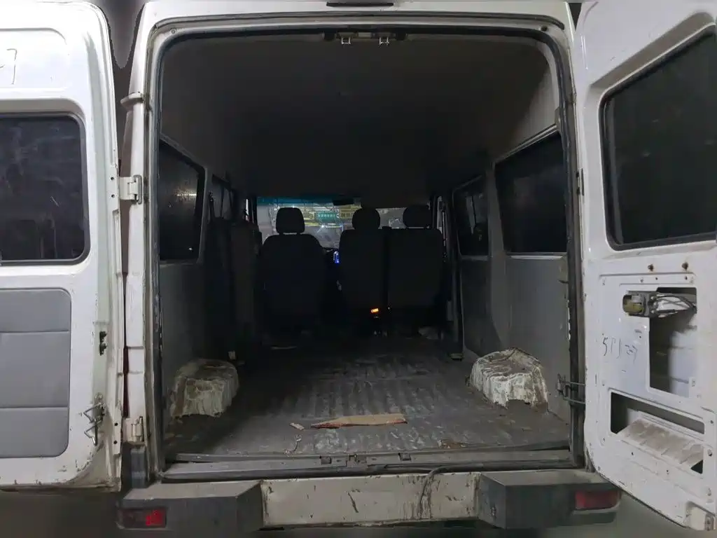 Iveco Daily 2018 2017 Model 2.5T A35 Bus 5-7 Seats 47Z5
